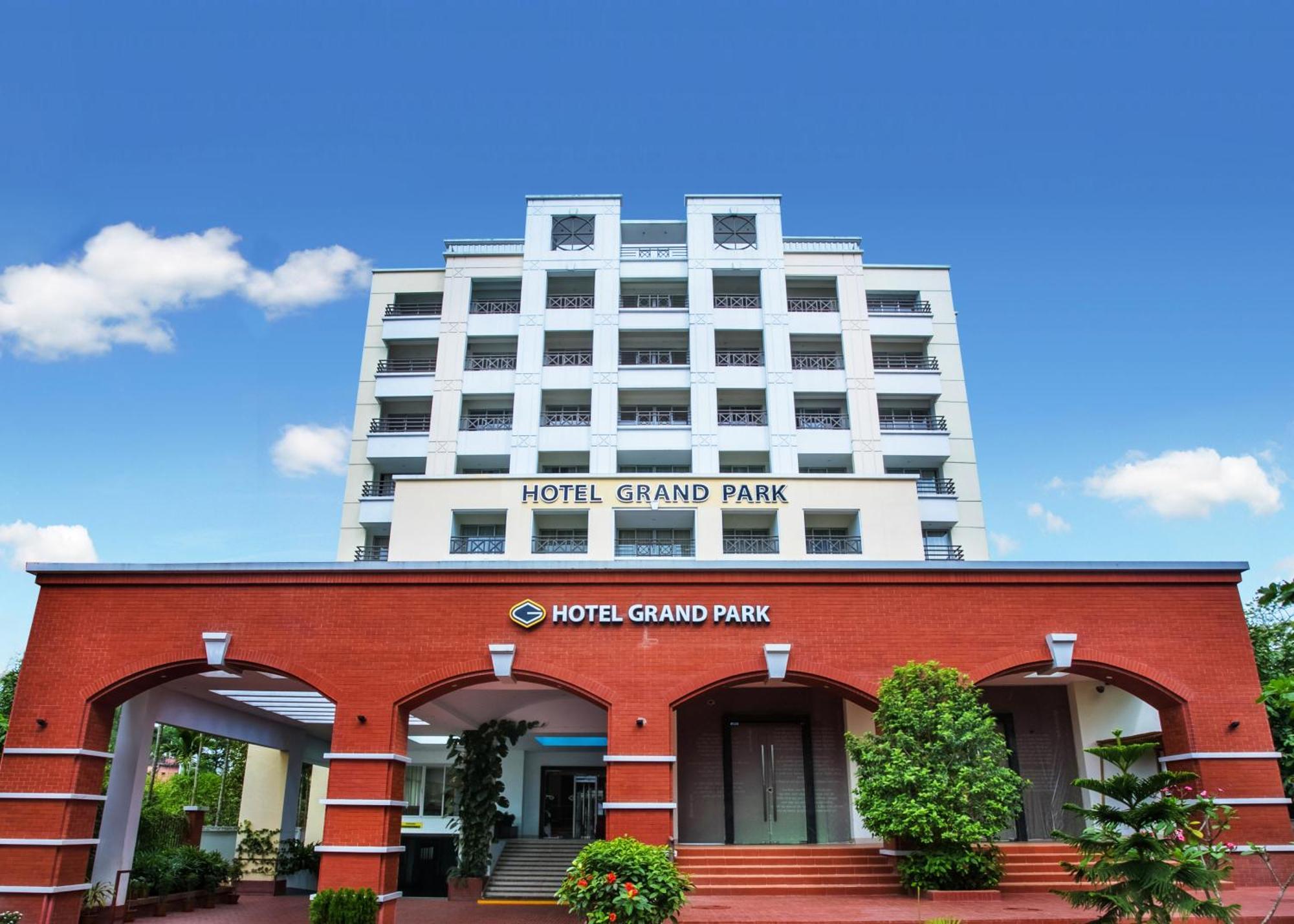 Hotel Grand Park Barishal ภายนอก รูปภาพ